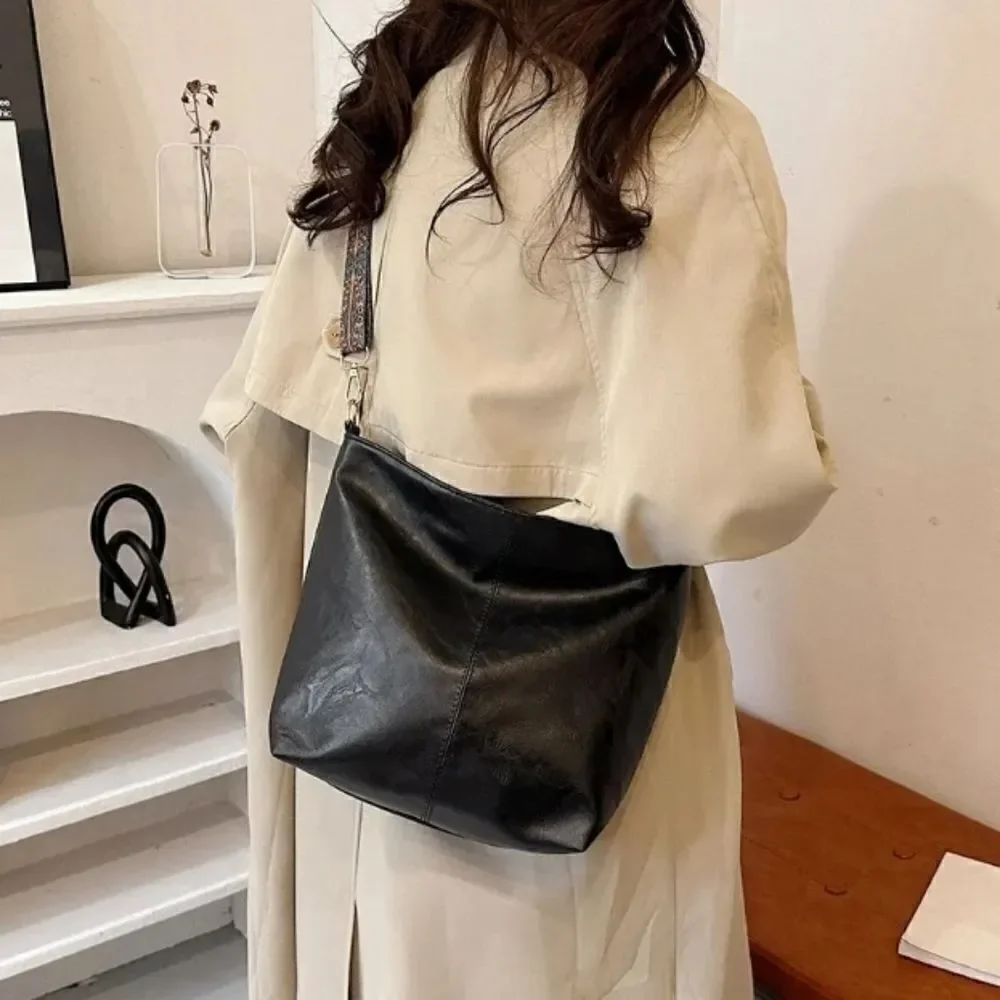 Black Hobo Style Purse Bag